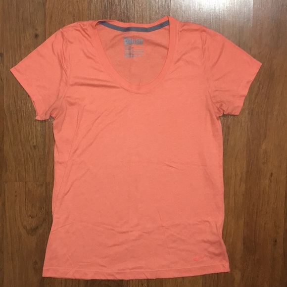 Women’s Nike Tees - Picture 3 of 7